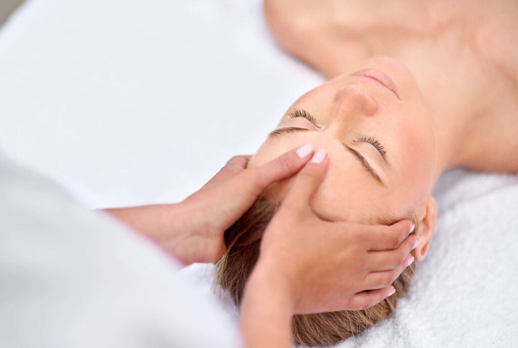 Reiki and energy healing session by holistic therapist in Edinburgh